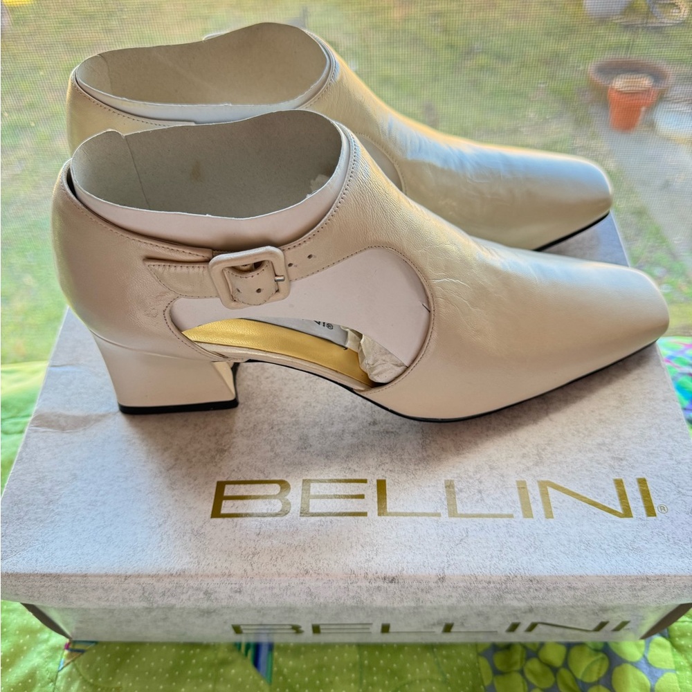 Bellini Women's Beige Buckle Heels